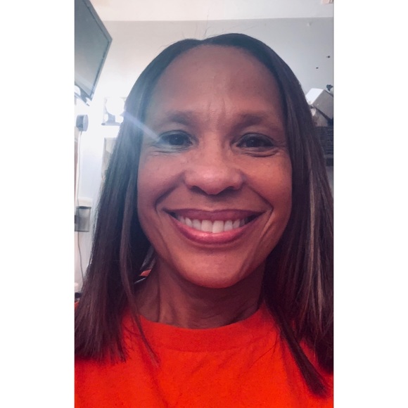 Meet your Posher, Sarah - Picture 2 of 2